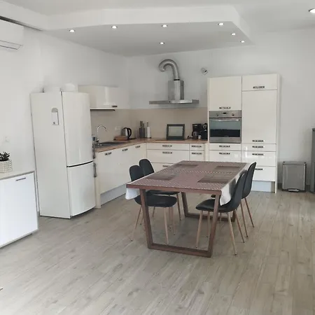 Vikendica House Tina